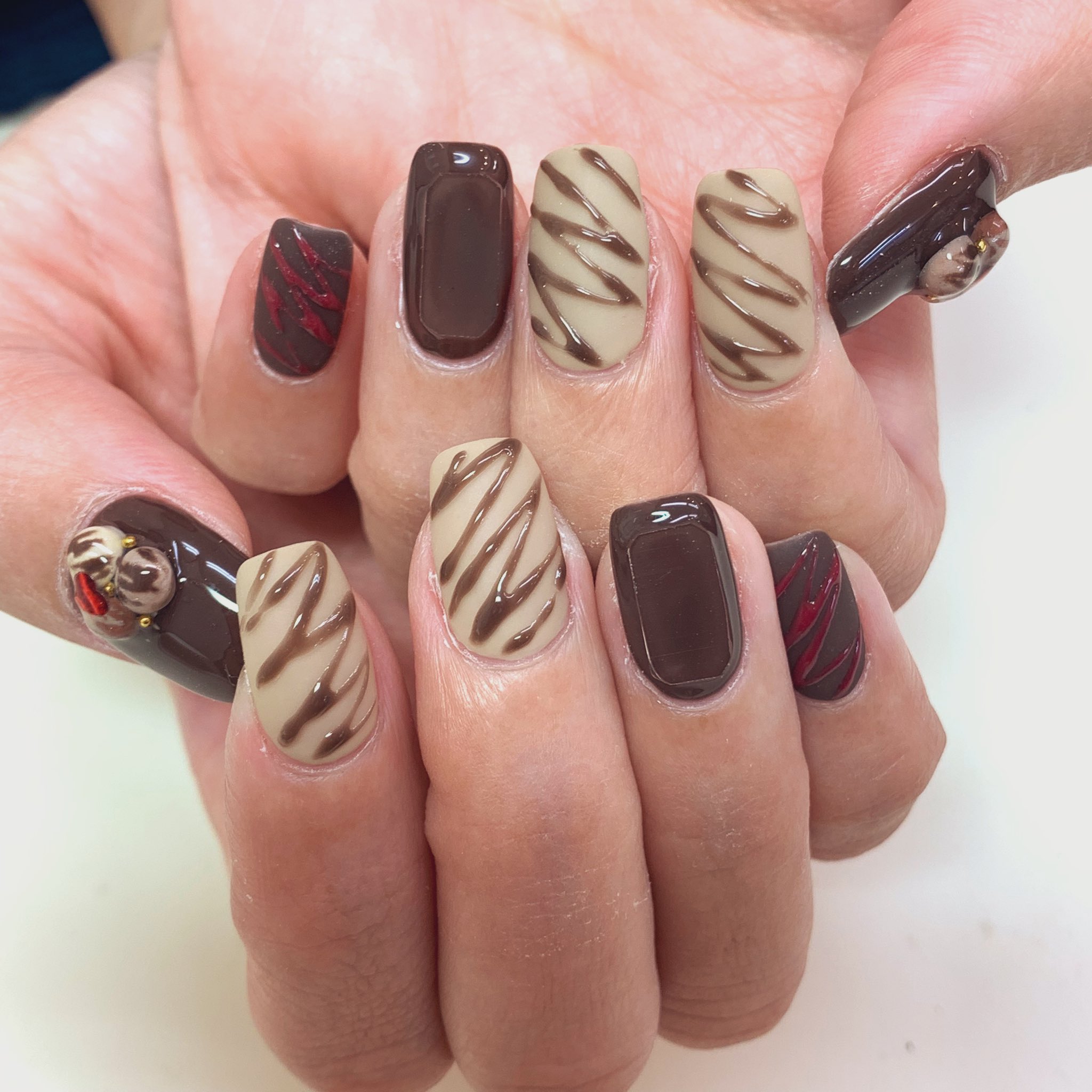 Uzivatel ネイルサロンmarch Na Twitteru こんにちは池袋店坂本です 最近やらせて頂いたデザインになります 華やかな可愛いネイルです 持ち込みパーツなども使えます March池袋