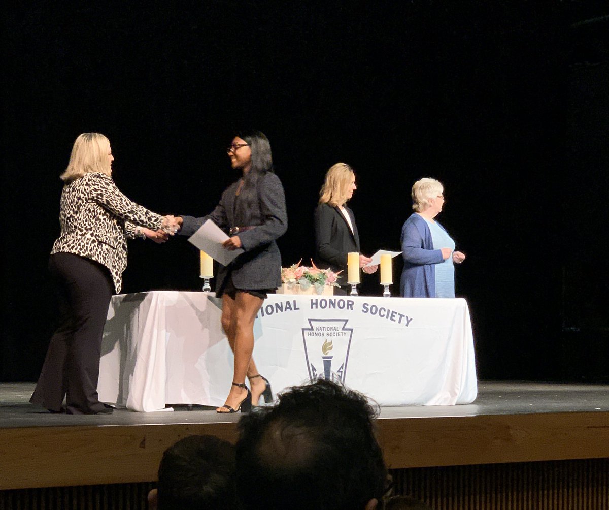 DAyiteyfio's tweet photo. “There is no magic to achievement. It’s really about hard work, choices, and persistence.” -Michelle Obama

Congratulations @_gabriellaayi on your Induction into the National Honor Society . Way to go baby ❤️.   #nationalhonorsociety https://t.co/bsNosD6WPE