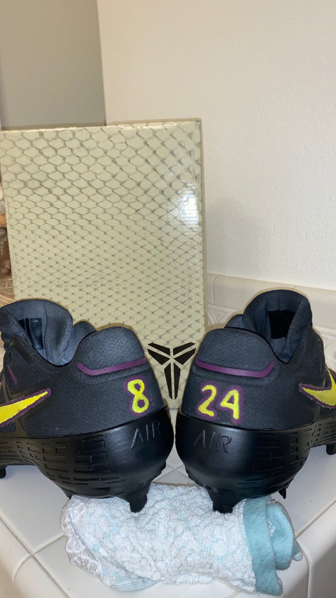 AirBernie's tweet photo. 🐍 #MambaMentality https://t.co/TLULbf0WSo