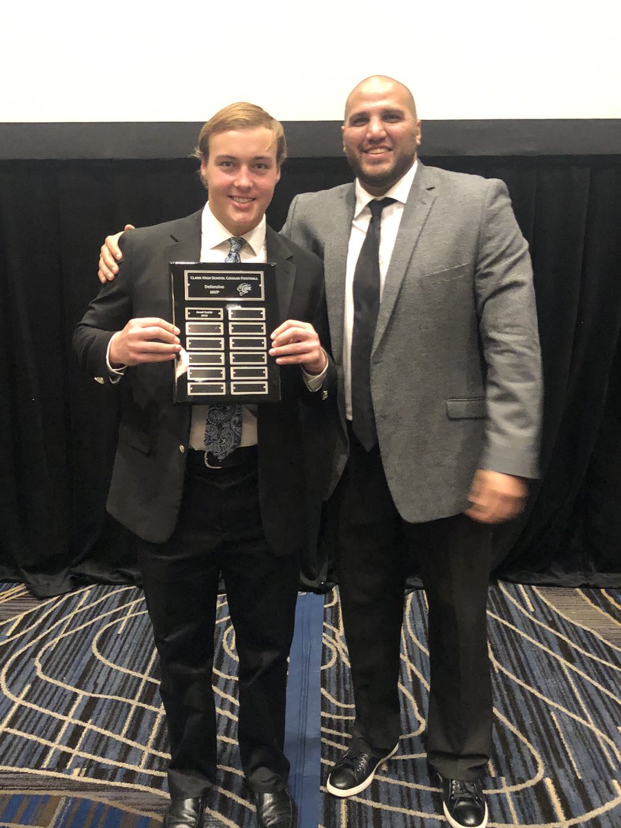 FbCougar's tweet photo. MVPs: Offense- David Santos, Defense- Jared Smith, Special Teams- Rueben Pena @dsantos_22 https://t.co/f8aKnauyME