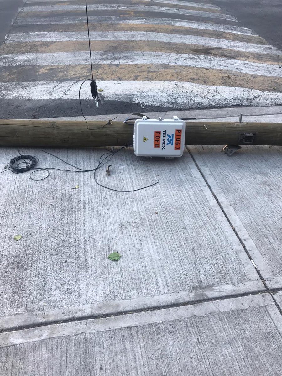 allanext's tweet photo. @TELMEXSoluciona @Telmex poste caído (roto) en calle Asturias No. 45, Col. Álamos, Benito Juárez. Afectación general en servicio #Infinitum #Ayuda https://t.co/Mb7ude4MyR