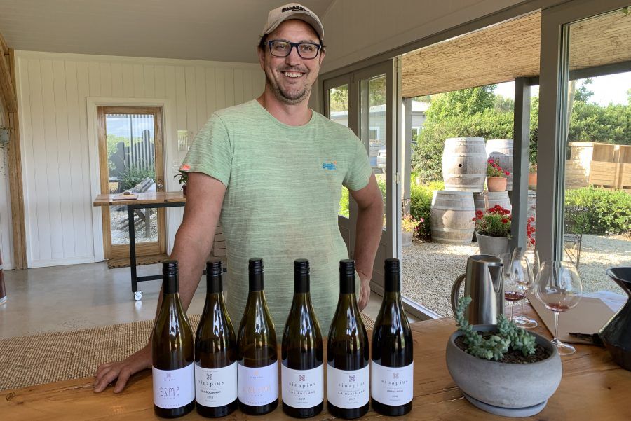 HuonHooke's tweet image. #NewAndNoteworthy Modern winemaking involves fining and filtration, which are attempts to short-cut natural clarification. Vaughn Dell of @sinapius respects this. I taste the latest releases @TheRealRvw buff.ly/37yX9FI