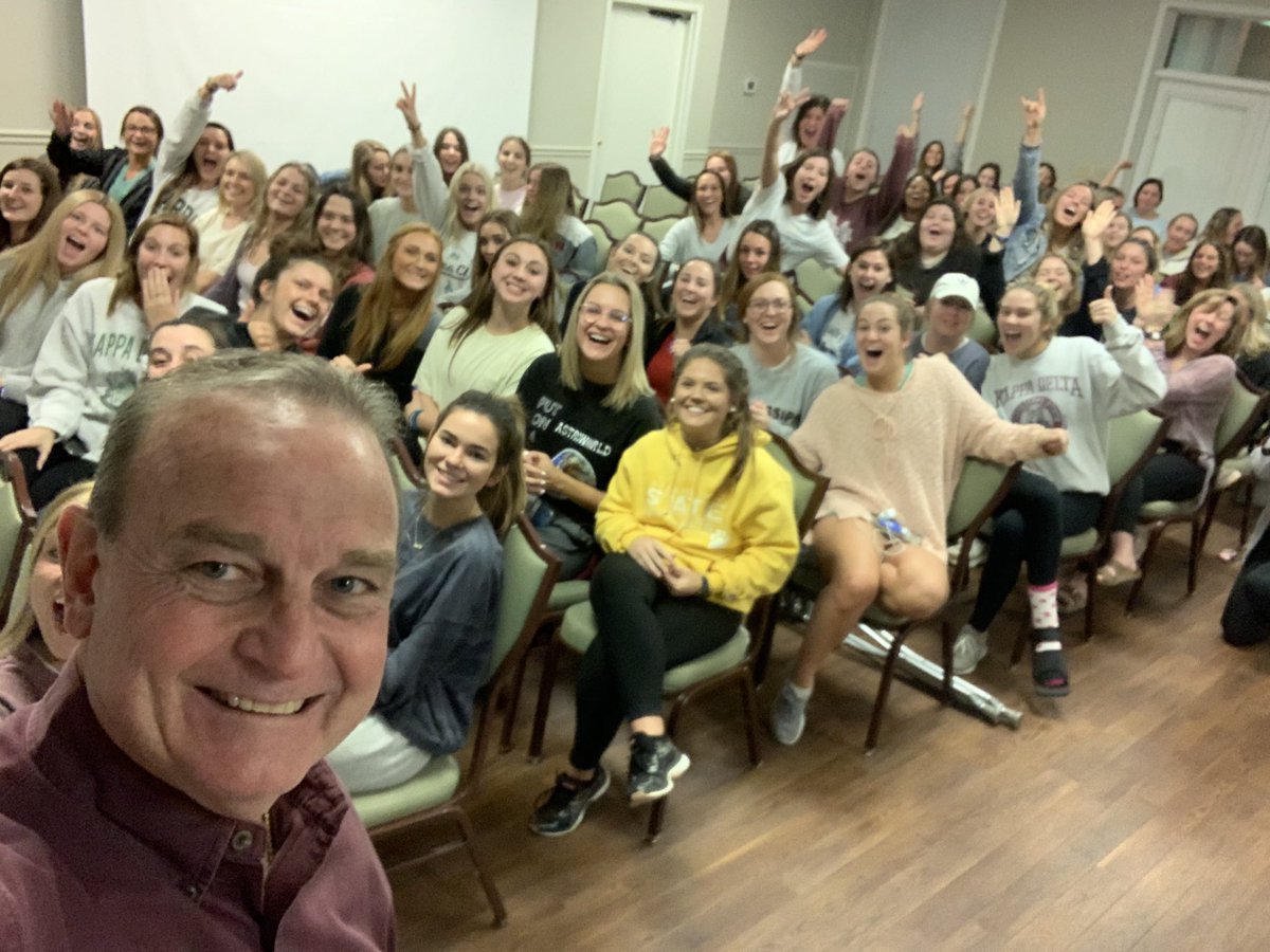 CoachVic_UT's tweet photo. Big shout out and thank you to ⁦⁦@MSStateKD⁩ for letting me stop by and talk some ⁦@HailStateWBK⁩. https://t.co/veQ7tusQhF