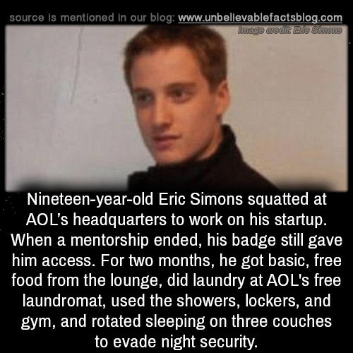 EsInsolitocom's tweet photo. Eric Simons, de diecinueve años, se puso en cuclillas en la sede de AOL … https://t.co/yEwADtEknJ https://t.co/XaNz546f8k