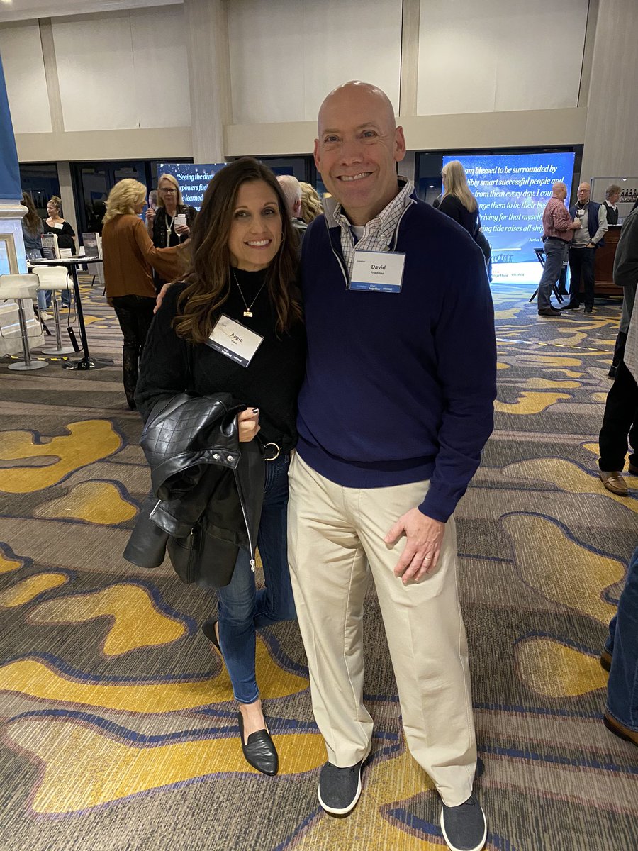 AngieVistageFL's tweet photo. Day 1 of #ChairWorld2020 did not disappoint! Fascinating keystone from Doris Kearns Goodwin, fun workshops, catching up with old friends and forming new friendships! https://t.co/1u5pdYMLIn