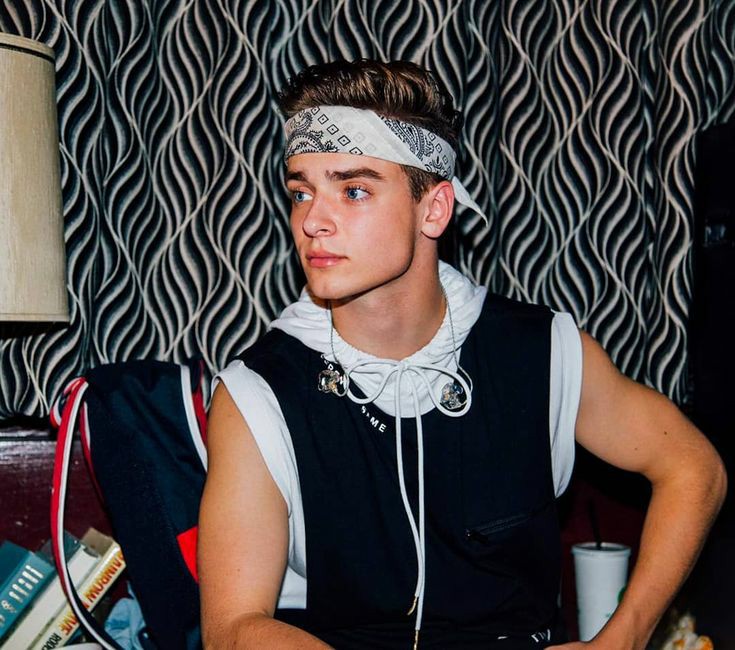 kyledances's tweet photo. Hey josh, how are you? Sorry, I don't have any pictures smiling, but I want you to know what kind of smile you make me very happy, watching videos of you happy brings me silly smiles. I love you so much, thank you for making me smile every day. 
#smileforjosh  @joshbeauchamp https://t.co/5oGybG8Kof