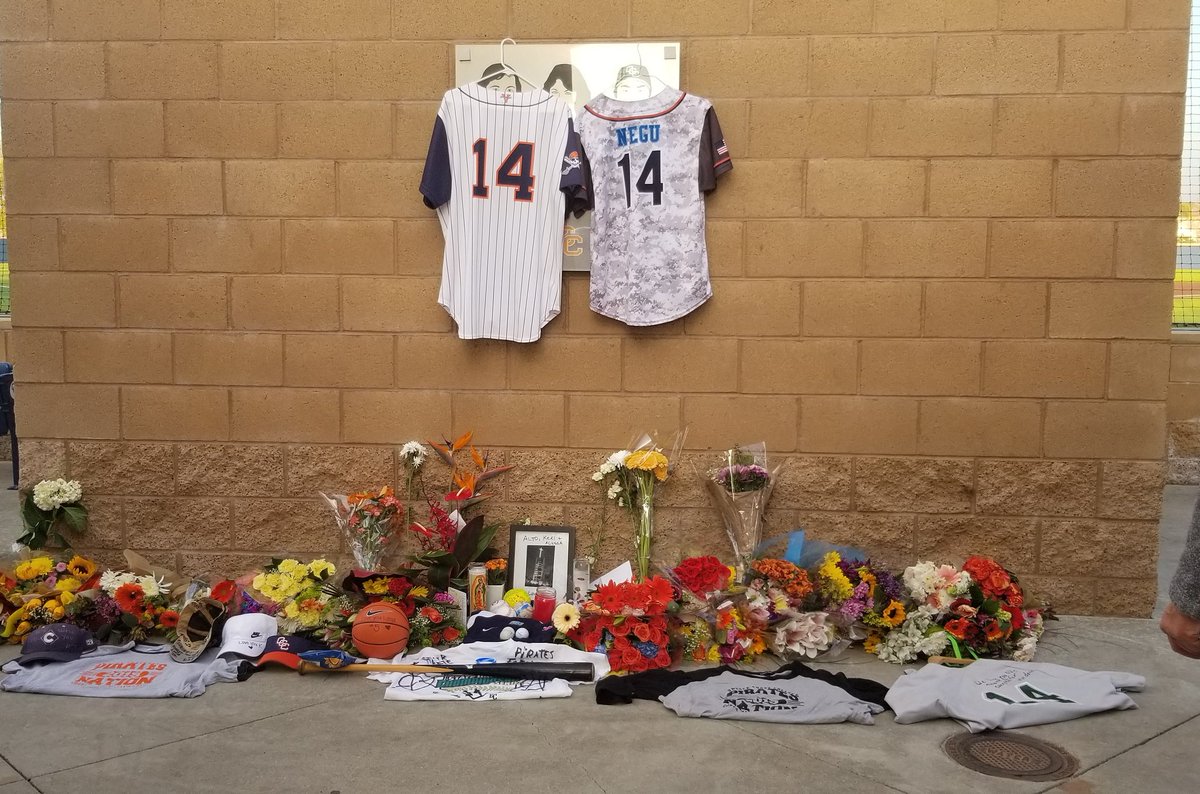 degiles's tweet photo. Came by to pay my respects to the OCC Baseball Coach that passed away yesterday, along with Kobe and the others that were onboard. Makes u realize how fragile life is & that your next day is never guaranteed. Makke sure you hug & tell ur loved ones that You Love them. #RIPTOALL https://t.co/3R3ZN91Y0S