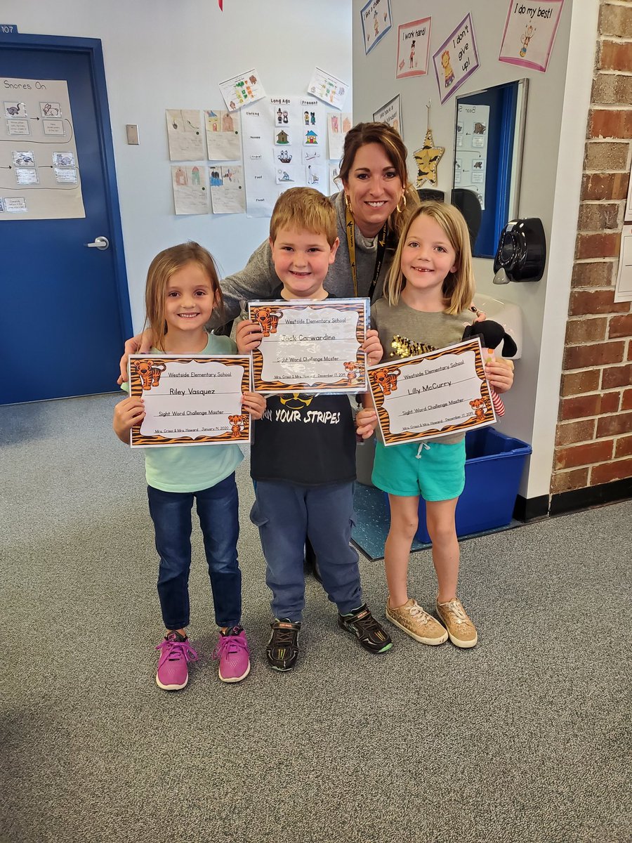 MrsLaPlatney's tweet photo. These students are Kindergarten sight word SUPERSTARS because they mastered the Sight Word Challenge!! Congratulations, Tigers 🐯 #foreverfierce #literacyweek #kindergarten #sightwordchallenge #FLCelebratesLiteracy https://t.co/XABLSLHwLD