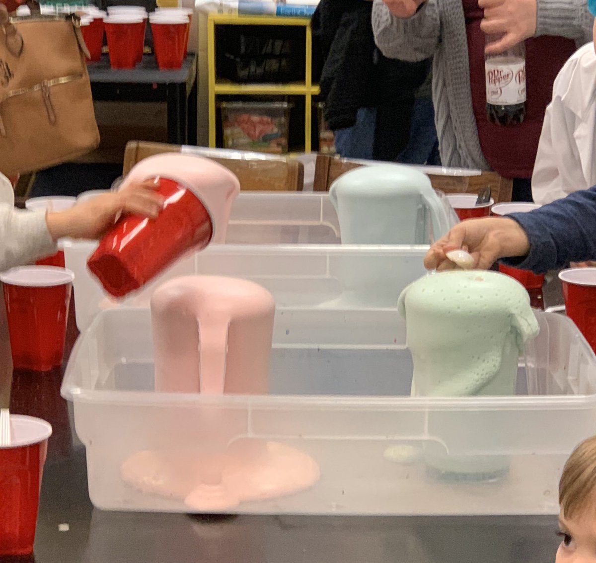 YvonneAStroud1's tweet photo. We had a blast being “mad scientists” at T. G. Scott’s Science Night. #elephanttoothpasteexperiment https://t.co/hz3v7hXndW