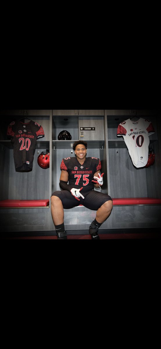 75_harrison's tweet photo. Had a great time this weekend at SDSU on my official visit. I can’t wait to be on field battling with my brothers 
@SDSUFootball, @Cbad_Football
#FaithFamilyFootball
#GoAztecs https://t.co/EYvPIzYMB3