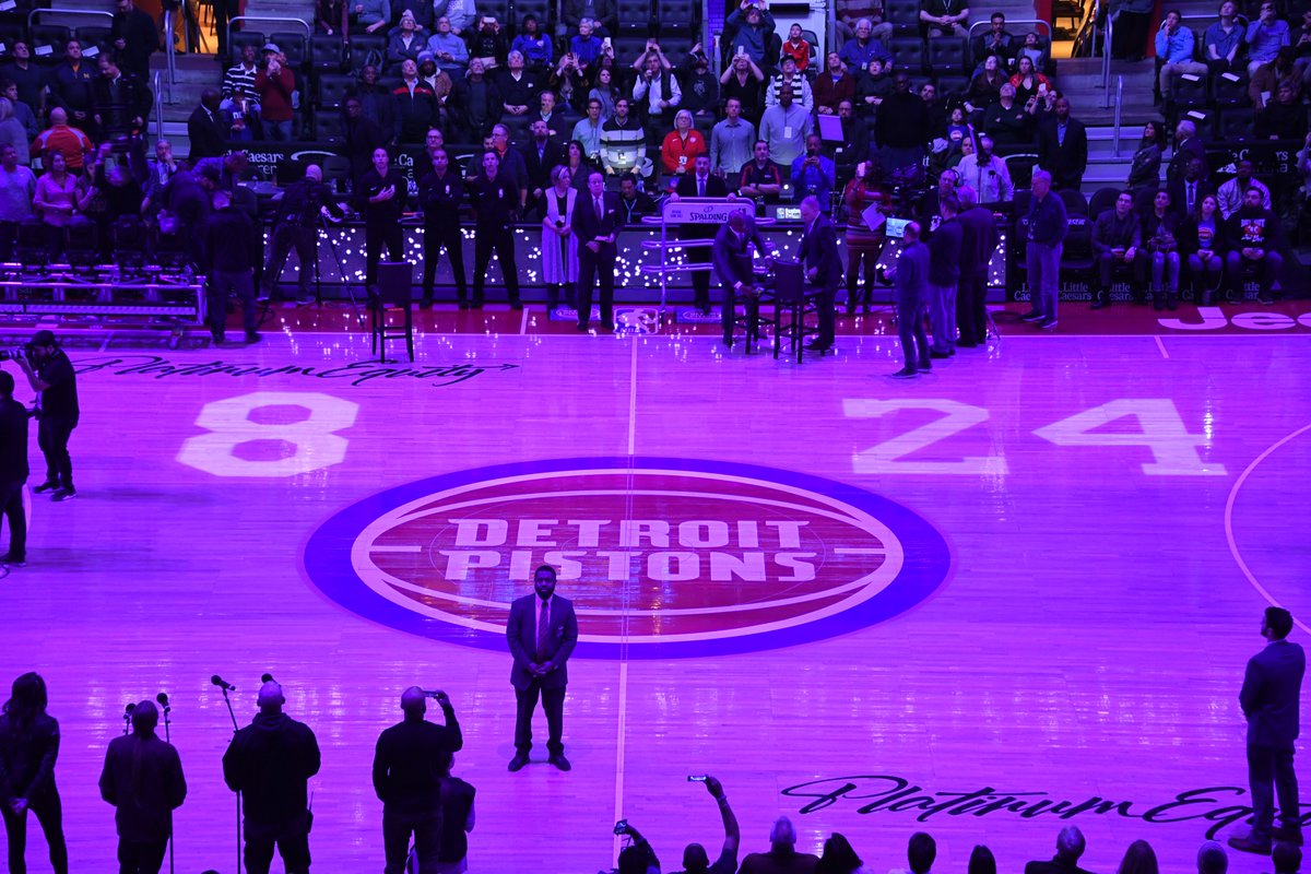 DetroitPistons's tweet image. For Kobe.