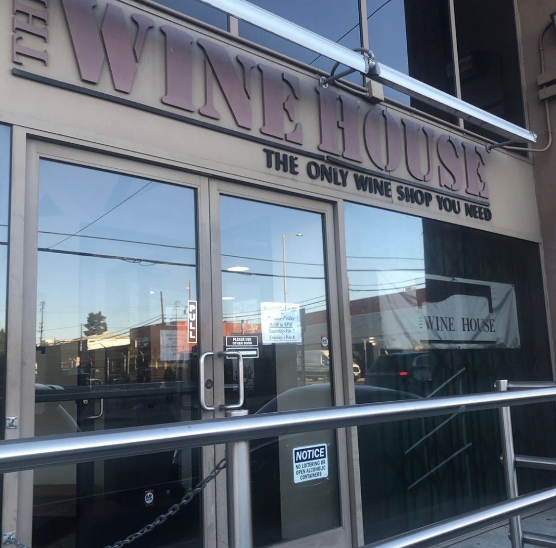 Wine House tweet media