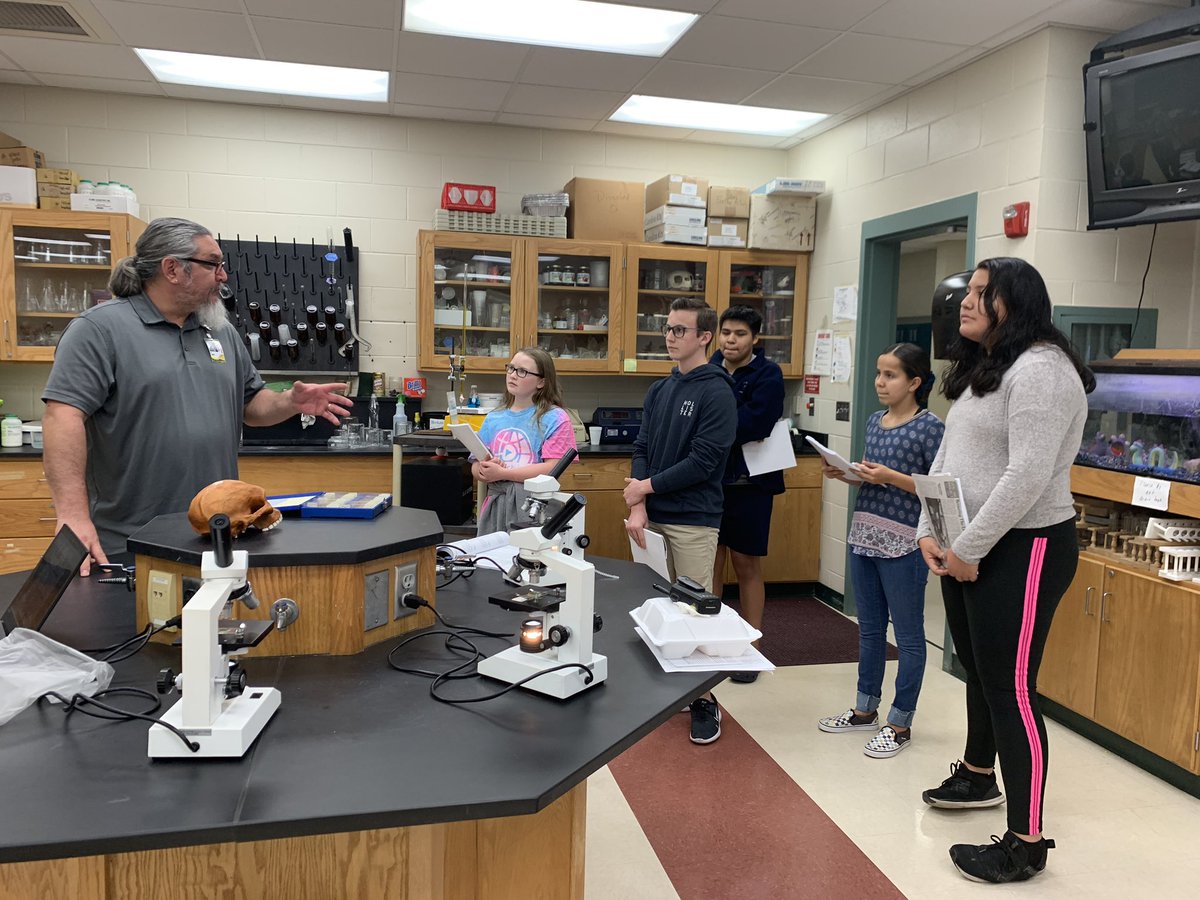 tfullervcs's tweet photo. Loved seeing the innovative ideas of our core areas on display tonight #BulldogPalooza #DHSPalooza 💚 #WeAreDeLand #VCSLiteracy #VCSScience https://t.co/jjEfymw3ww