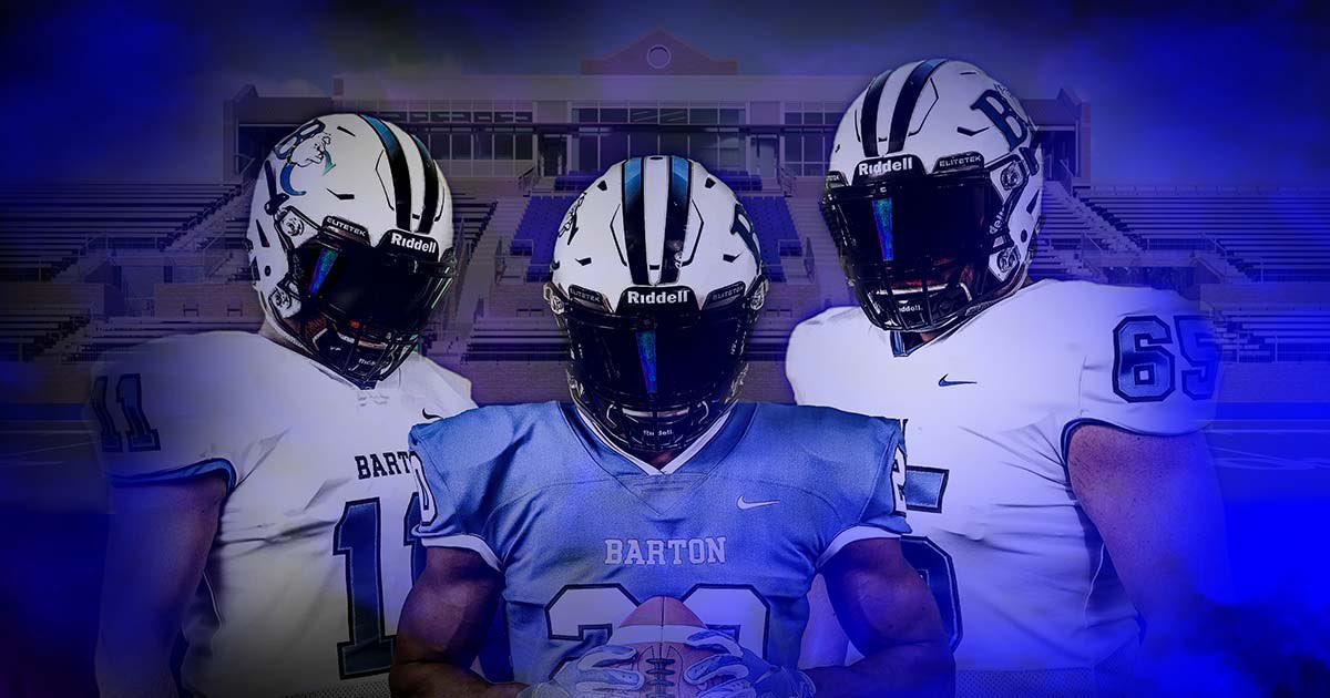 bear2819's tweet photo. Today has been a great day, topped off with an offer to play college football at Barton College next year. @WA_WildcatsFB @Chris_Sailer @hester_chip https://t.co/UcD2F6nZUS