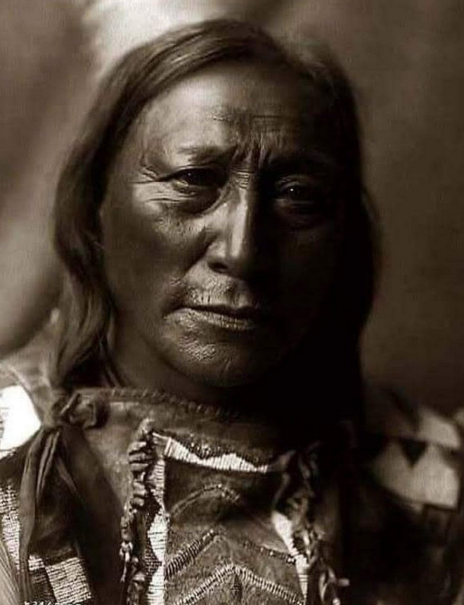 ProjNativeHope's tweet photo. “Someday the earth will weep, she will beg for her life, she will cry with tears of blood. You will make a choice, if you will help her or let her die, and when she dies, you too will die.”

#HollowHornBear
#Lakota
1850 – 1913 https://t.co/aHVoMpQkFt