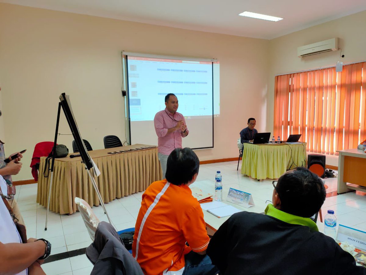pt_pmli's tweet photo. End User Operation Batch I
Diikuti oleh 23 orang peserta dari IPC TPK. Kegiatan ini telah dilaksanakan pada tanggal 16 Januari 2020, bertempat di Kampus II, Walang.
#PMLI #IPC #IPCGROUP #CintaIPC #PMLICantik #enduser #Operation #workshop #training #Business #partnership https://t.co/2aGyrggQip
