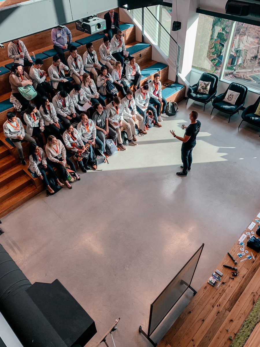 mkleczynski's tweet photo. Meeting with the students from my alma mater reminds me of why we started Malwarebytes in the first place. Had a great time meeting these up and coming entrepreneurs! #byteslyfe #InnovateWithTEC #TECSV https://t.co/4y1Zz3FyFP