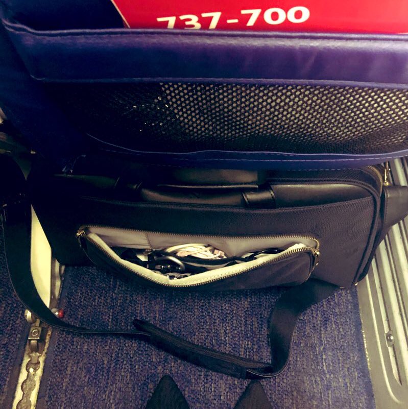 JulieDoberne's tweet photo. #BusinessTrip Traveling efficiently and comfortably with two of my favorite investments - the #BentoBag by @Nomad_Lane and my @rothys. Can’t recommend either highly enough! #BoardingtoBoardroom https://t.co/71cS2QdRYH