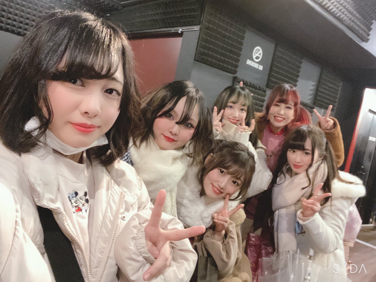 satomisa_aaa's tweet photo. 遅くなってしまいすみません！

#DropMaker さんとお写真撮ってもらいました💓
可愛いが止まらなくてチェキも撮ってもらっちゃいました(顔出しNG系ヲタ)。

そして、ラストライブお疲れ様でした！
これからのみなさんのご活躍も応援してます🙇‍♂️

ありがとうございました！！ https://t.co/PctFY8HRHX