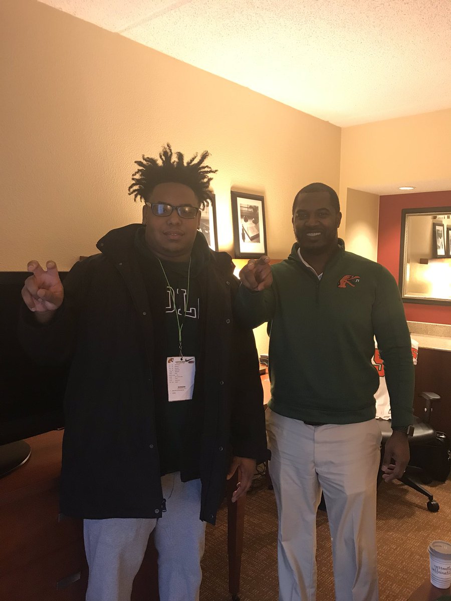 CoachMoultrie_'s tweet photo. 100% COMMITED🐍🐍🐍🐍🐍🐍 @HCWillieSimmons @FAMU_1887 @FAMUAthletics @street_ralph @larryblustein @spadyj @Coach_Ajax  #FAMULY #FangsUP https://t.co/vSdfWv5jGg