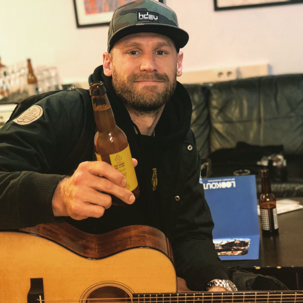 Lookin like we’ll have the number 1 Country album in the world this week. Thank y’all for real. So much work went into The Album Part I from the writing to production to late nights. These songs are my life, here’s to y’all, thank you👏🏼

instagram.com/p/B72Et59l57d/…