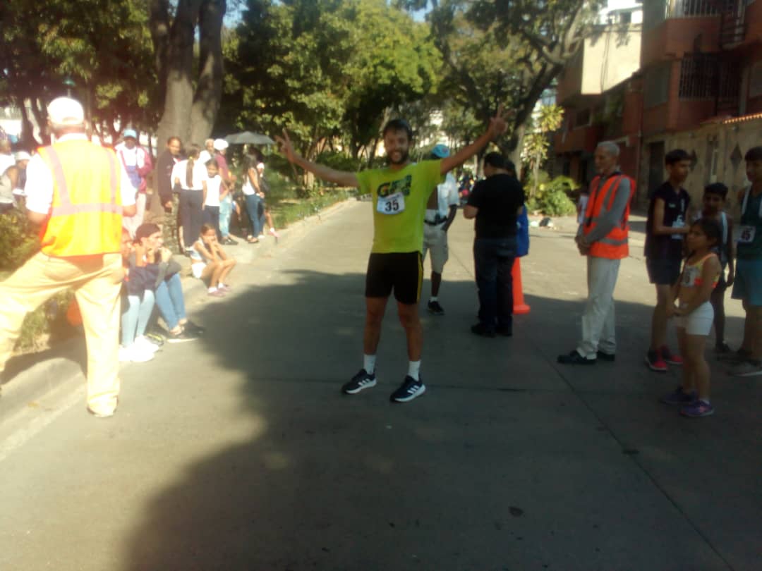 Jalejandro_FM's tweet photo. 4to LUGAR NACIONAL 💕💪🔥 Campeonato nacional de marcha atlética 💪🔥 Mi debut en 20 km... Satisfecho y feliz! 😍 Gracias mi Dios ✨#RaceWalk #Athletics #Venezuela #Mérida #TeamMerida #Marcha #20K https://t.co/8ENHYMupZp