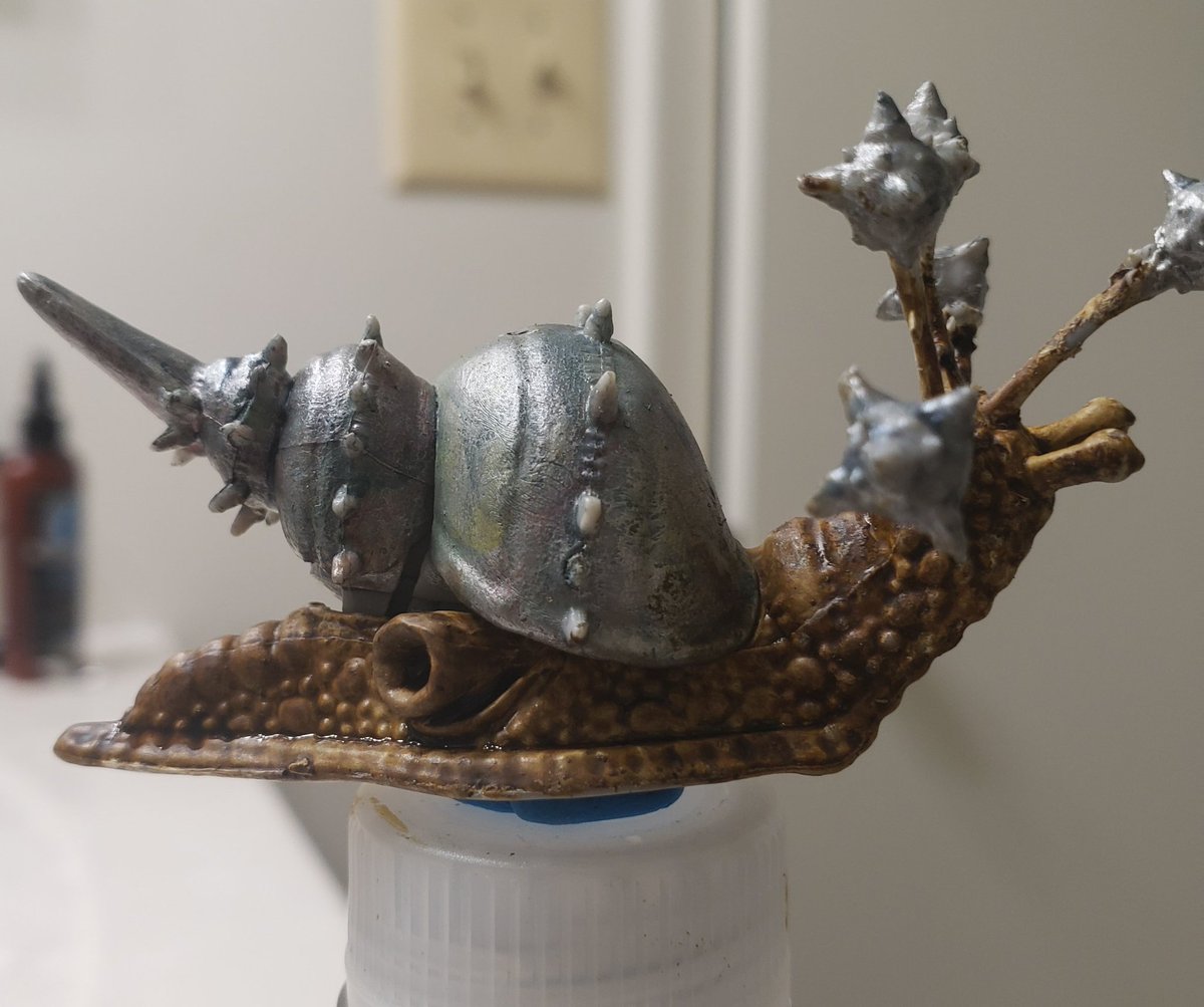 HalfKrazie's tweet photo. i have been looking for this mini for a while. welcome to the campaign @willfriedle @EldritchDice @TheGodDamnDM @FantasyBanjo #flailsnail #MiniPrimetime #paintersguild #dungeonsandragons #miniaturepainting https://t.co/mvspru4qRx
