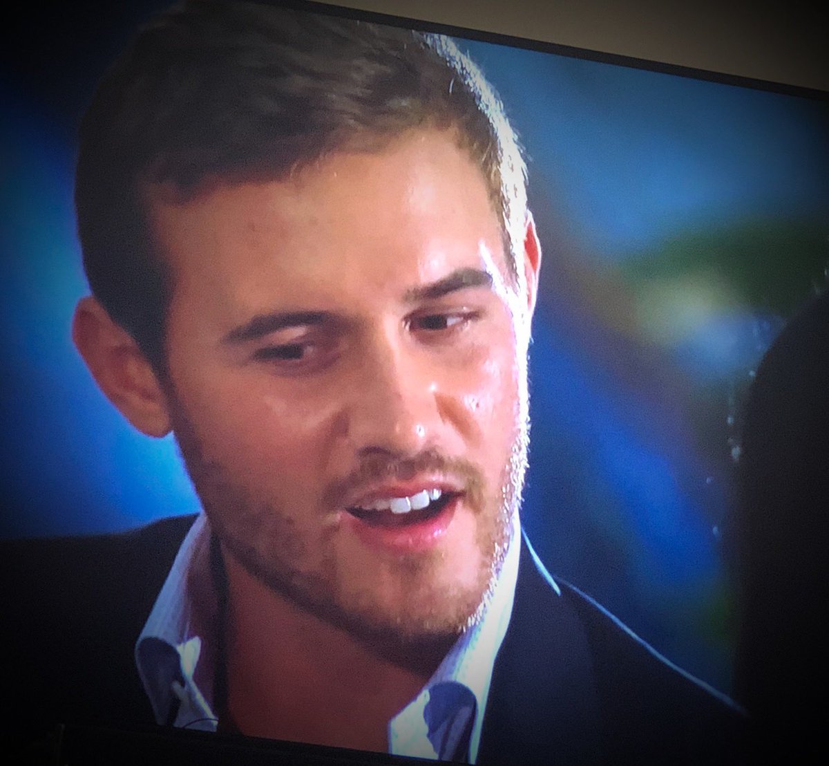 BachelorBishes's tweet image. Peter: Wait so the women have exes, and having them on the show is super uncomfortable. That means when Hannah was on the show ... #TheBachelor