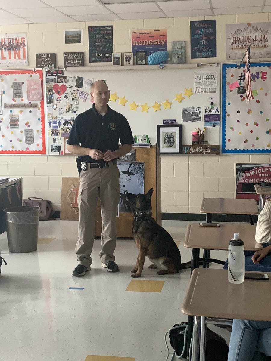 BSKUPS's tweet photo. Another great lesson in AP Psychology today! Thank you Officer Christians and Puma of the Palatine PD for your Operant Conditioning presentation! We โฅ๏ธ connecting our content to real life! @BulldogLife_WHS #D118life #psychislife #whotrainedwho #operantconditioning https://t.co/zrtyOHnt8c