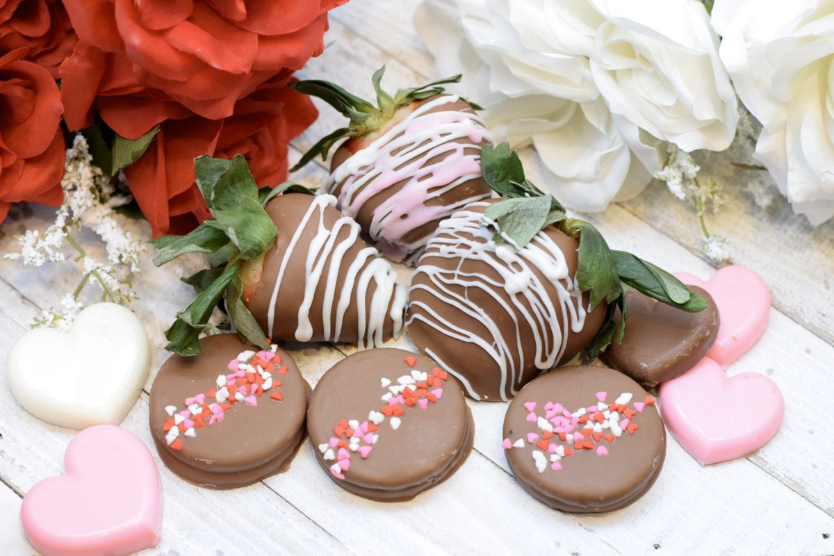 Valentine’s Day is around the corner, we’re still taking orders for chocolate dipped strawberries, Oreos and pretzels. Call 412-758-3376 for price and to place an order. Gracias.