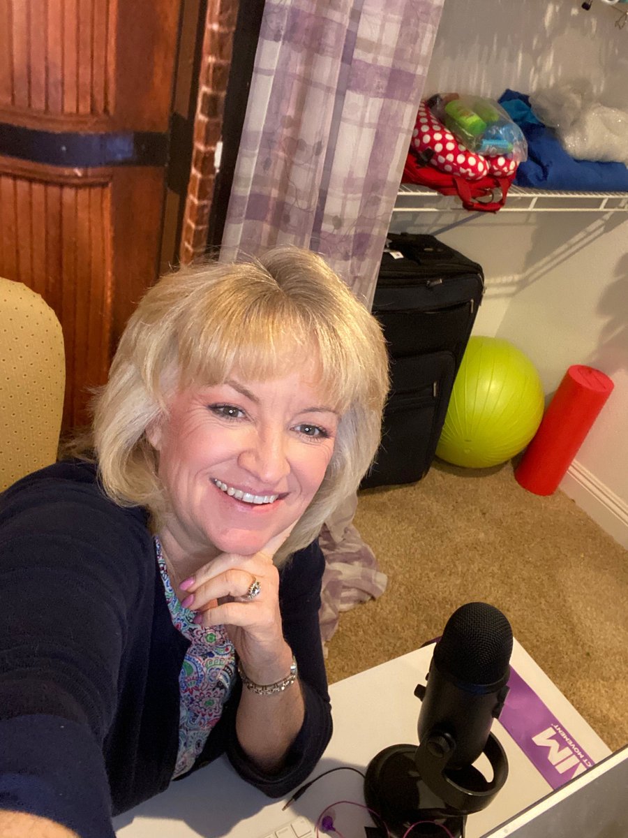 Jennifer_Fink's tweet photo. You know you've turned your life upside down and given it a good shake when visiting your #Alzheimers Mom is relaxing. That's what I get for moving! Next week is chock full of stuff to do so relaxing isn't on the agenda just yet.
#alzpodcast #caregiver #KNOWBrainer #dementia https://t.co/xdpY4vEJXy
