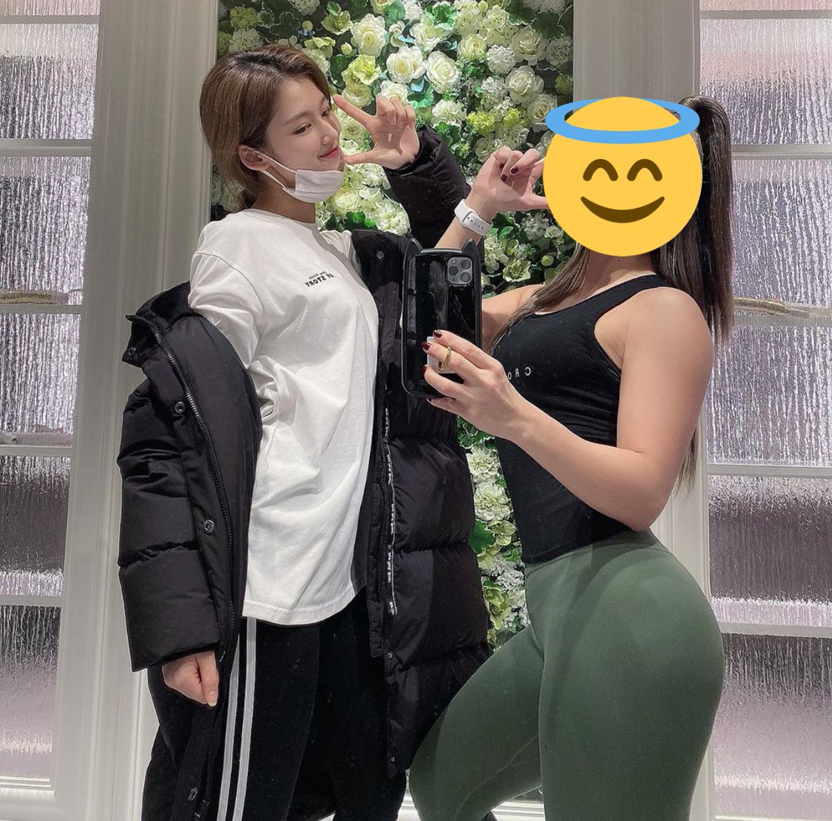 Sana made Korean news today, just by taking pics with one of her