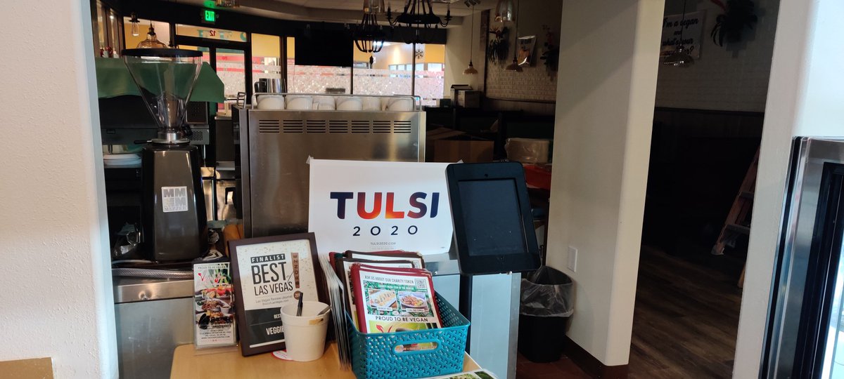 ramocc's tweet photo. Walked into Chinese restaurant called Veggie House in Vegas and look at the first thing I see. @TulsiGabbard @abewilliamsdp @vrin_davan #StandWithTulsi https://t.co/oiLxFKV65G