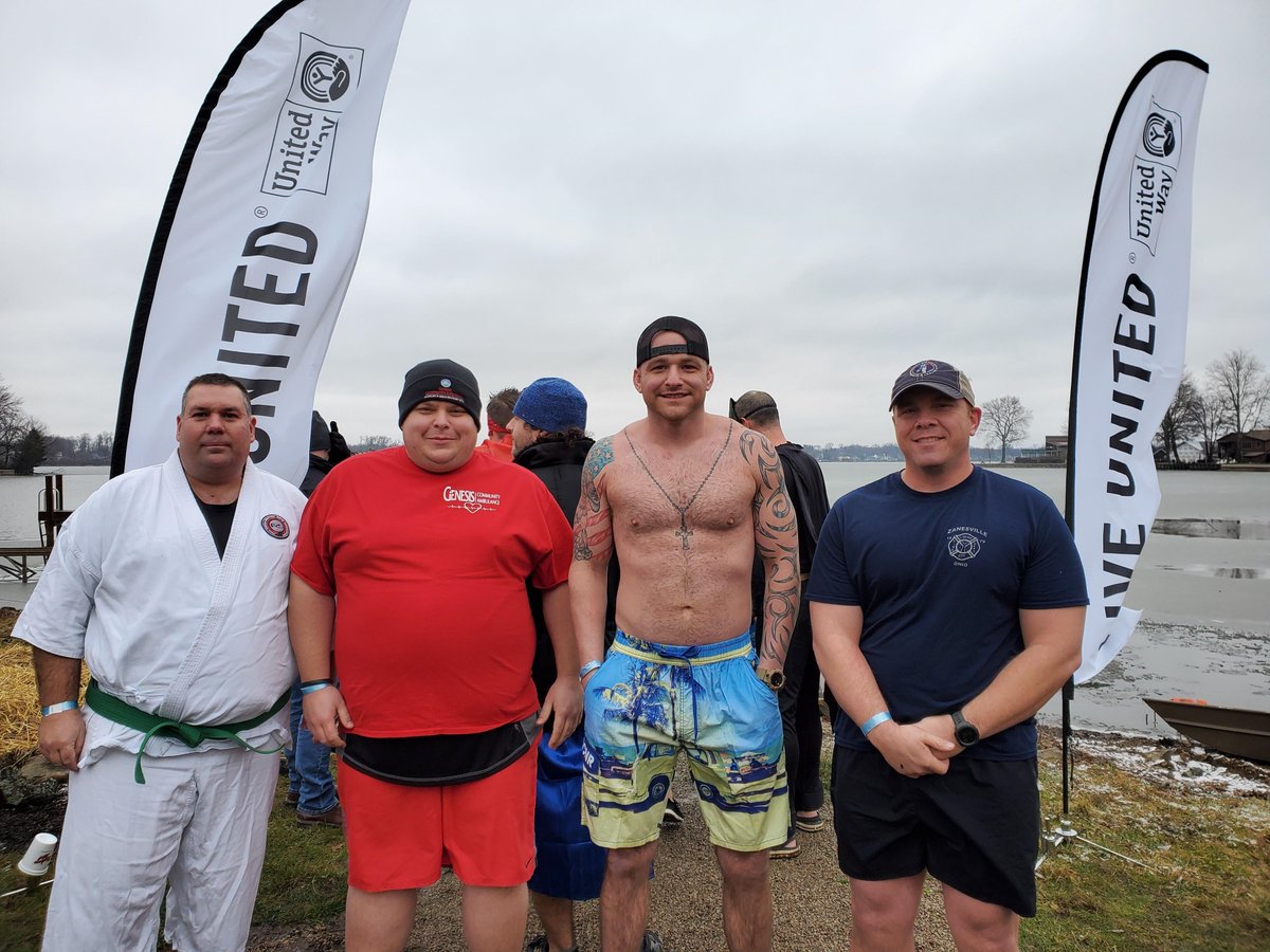 United_Way_MPM's tweet photo. Thank you to Brodie Brewer, Phil Jones, Billy Ehrick & Brad Gibson for jumping into freezing water at the Buckeye Lake Winery Polar Plunge! Their organizations Muskingum County Sheriff's Office, Northern Local Schools, Zanesville Fire Department, and Genesis Community Ambulance! https://t.co/jkEEshfGyp