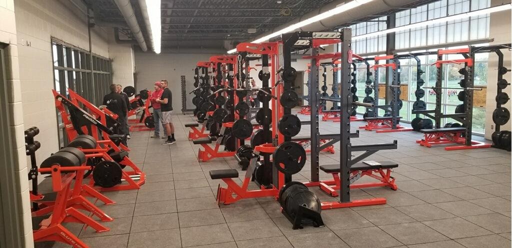 Pendulum_Strong's tweet photo. GETTING STRONG IN FLUSHING
A new weight room at Flushing High School.

https://t.co/Vnlo3GpSys

#getstrong #flushinghighschool #weightroom #strengthtraining https://t.co/EFrgXqQY7z