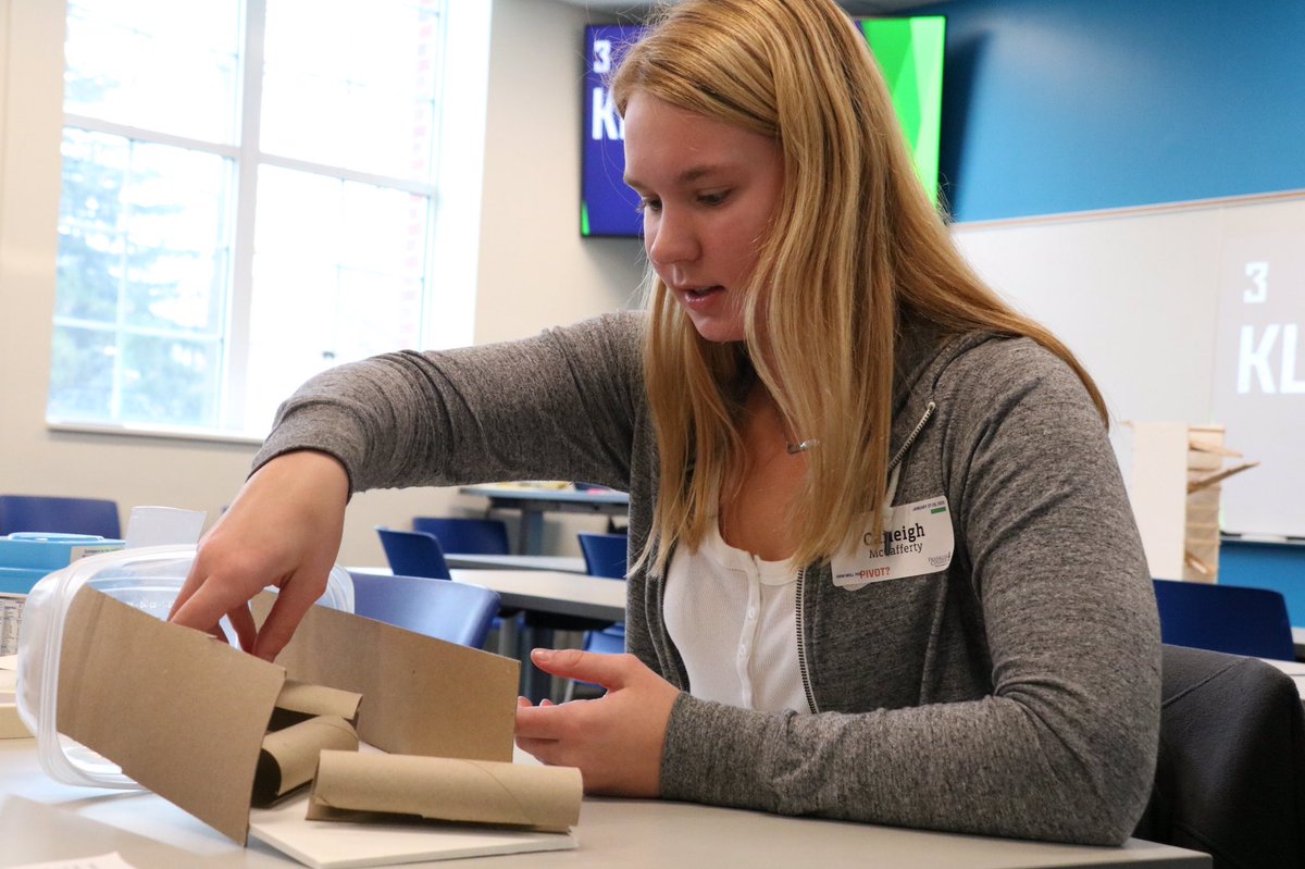 FranklinCollege's tweet photo. Day one of PIVOT is complete! Students participated in interactive workshops based on the topics of professional development, wellness and inclusivity allowing them to hone in on skills they will utilize in the real world. #FCLaunch #FCPIVOT https://t.co/7aG7hi0zgv