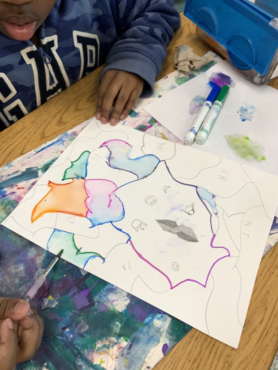 GunterTigerArt's tweet photo. When an artist can’t deide between marker and watercolor...she turns marker INTO watercolor. #brilliant @friscofinearts @CoyMillerElem #TABstudio #StudentIdeas #WonderfultoWatch https://t.co/hqlak3tlsL