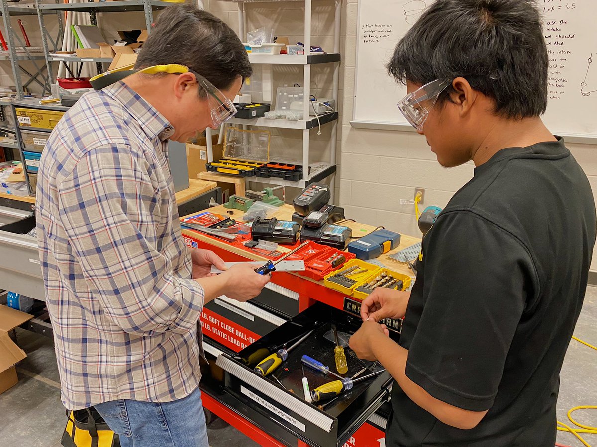 Spartans5908's tweet photo. Robotics Week 4 💪Spartan Strong ! https://t.co/yRidrlC92G