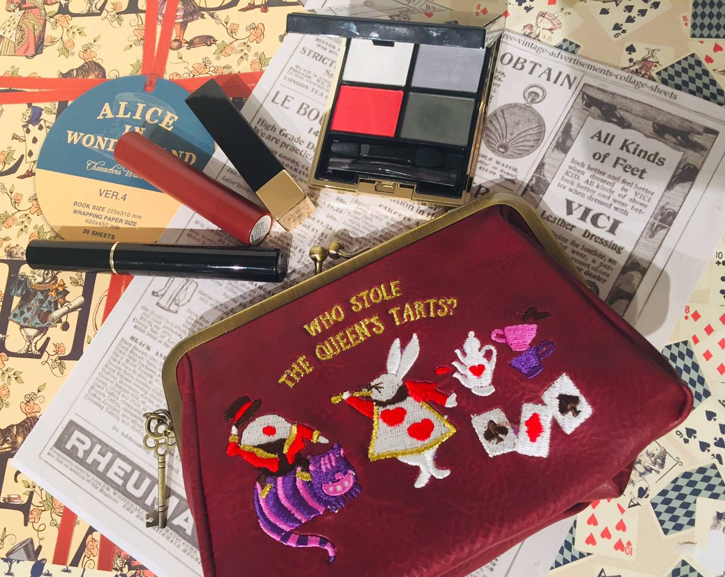 アリス 手刺繍のポーチ アリス』手刺繍のポーチ