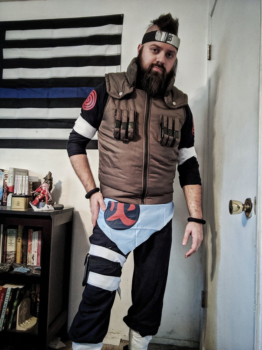 ValhallaOn's tweet photo. Testing out my new cosplay, Asuma Sarutobi. #cosplay #cosplayer #hobby #anime #naruto #asumasarutobi #costume #beard #ninja #edit #nerd #geek https://t.co/IqfYoBUJ3a
