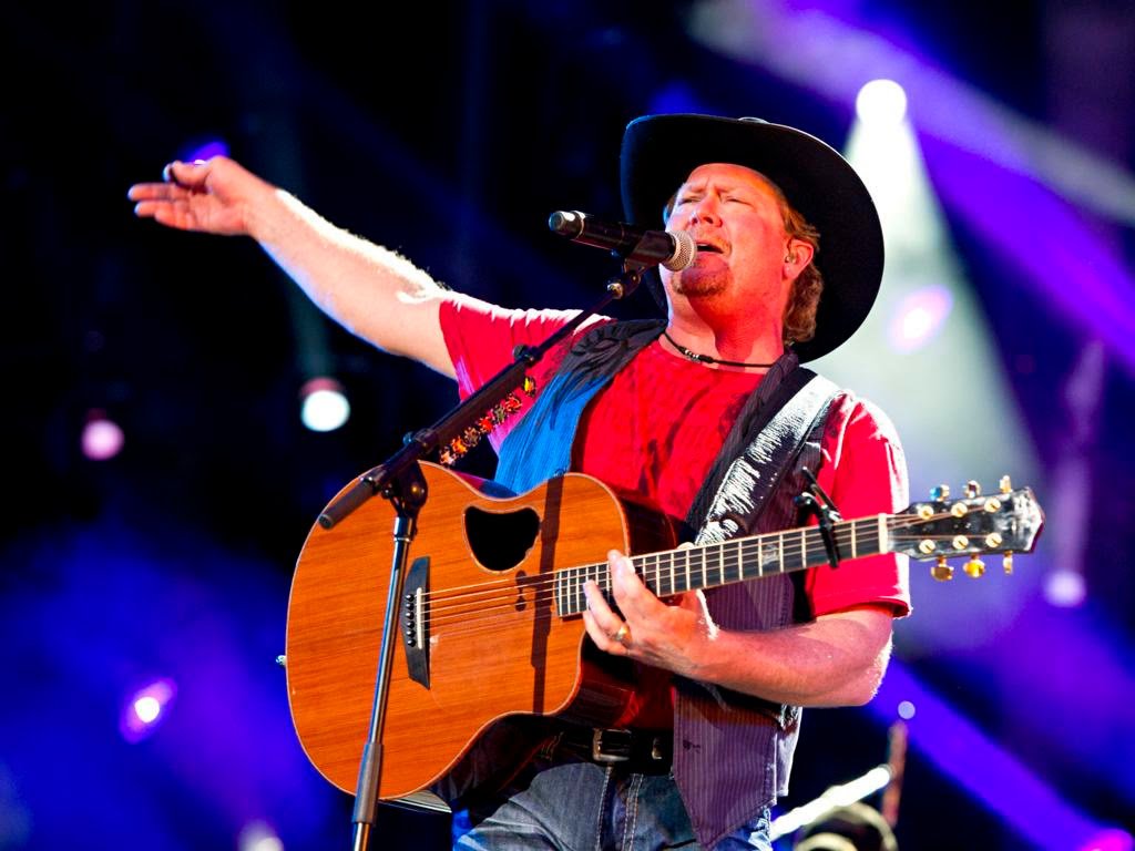 Country singer Tracy Lawrence is 52. Happy Birthday!!     