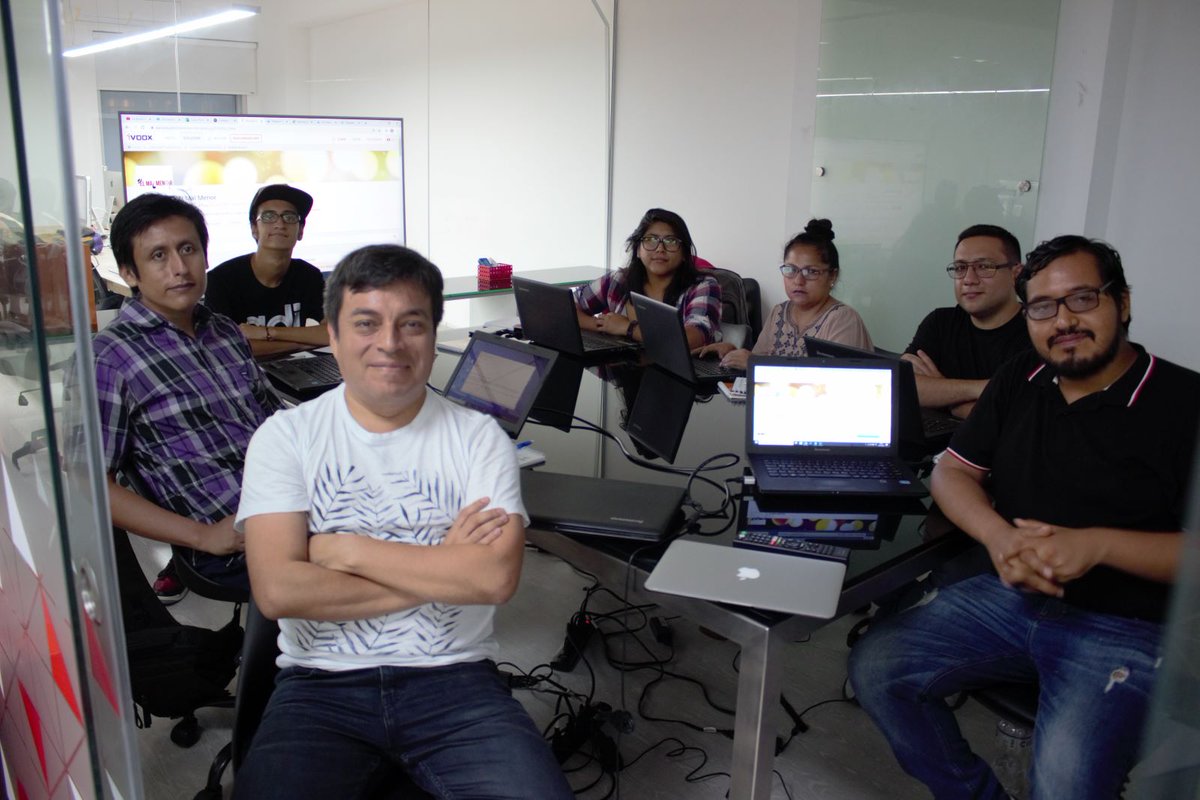 luenmendoza's tweet image. Empezamos el Taller de #Podcast en #ProDigi. Gracias por la invitación.