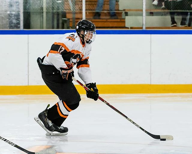 alcamphoto's tweet photo. #halifaxnoise #hockey #hockeylife #actionsportsphotography #hockeygame #sportsphotgraphy #actionsports #actionshots #sports #hockeycanada #Canon #7dmkll #hockeyplayers #instasports #shskingfishers
#instagram #hockeymom #canonwarriors #hockeyday #sackvi… https://t.co/RI40rTn0Zu https://t.co/B4xynQKIOr