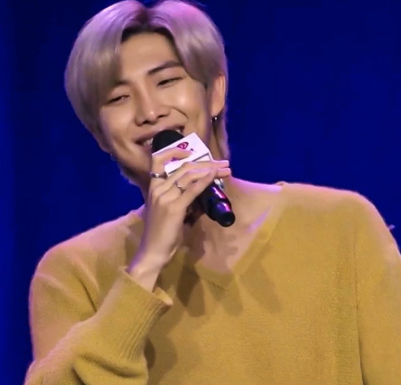 he’s so so so pretty :(