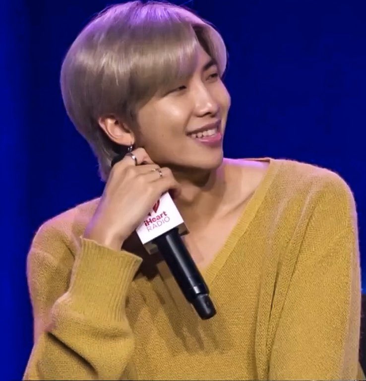 joondetail's tweet photo. he’s so so so pretty :( https://t.co/wPrMHJpfYM