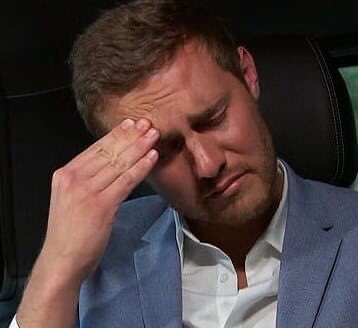 badbachesonly's tweet photo. peter when                    peter when
victoria p. said               kelsey said 
my dad died                   her parents 
&amp; my mom                      got divorced
was a drug                          
addict &amp; i had
to feed my sis
#TheBachelor https://t.co/ndCEDPbwVp