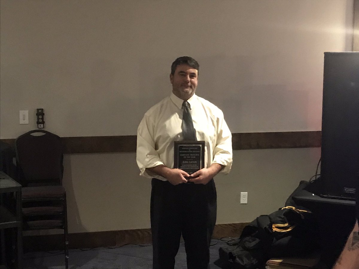 MarkGoyette's tweet photo. Congratulations @JohnLar23094556 on your recognition as the Montana MASSP assistant principal of the year! Way to make @glendiveschools proud! #devilnation #GPSPRIDE https://t.co/AGj8ACAPbM