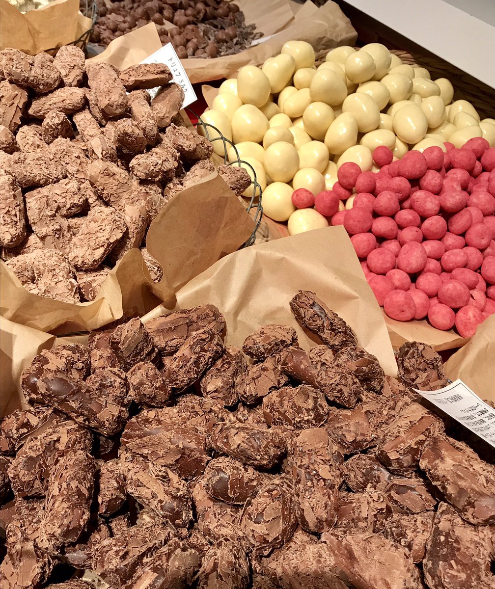 ট ইট র Hankyu Food News 大人気のトリュフチョコが 量り売りで買える まさに夢のような空間 レーヴ ドゥ ビジュー ワールドチョコレートライブラリー バレンタインチョコレート博覧会 チョコ博 Hankyu 阪急うめだ本店