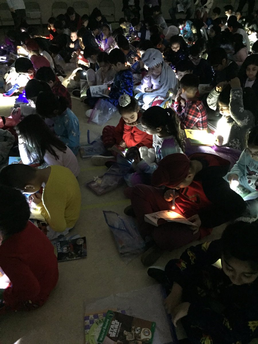 m_porterbc's tweet photo. Flashlight reading in the gym. What a great and enjoyable way to start off Literacy week! @JarvisSchool @deltasd37 #literacyweek #reading #flashlights Tweeted by Ms. Porter https://t.co/gVCjxsMCiS