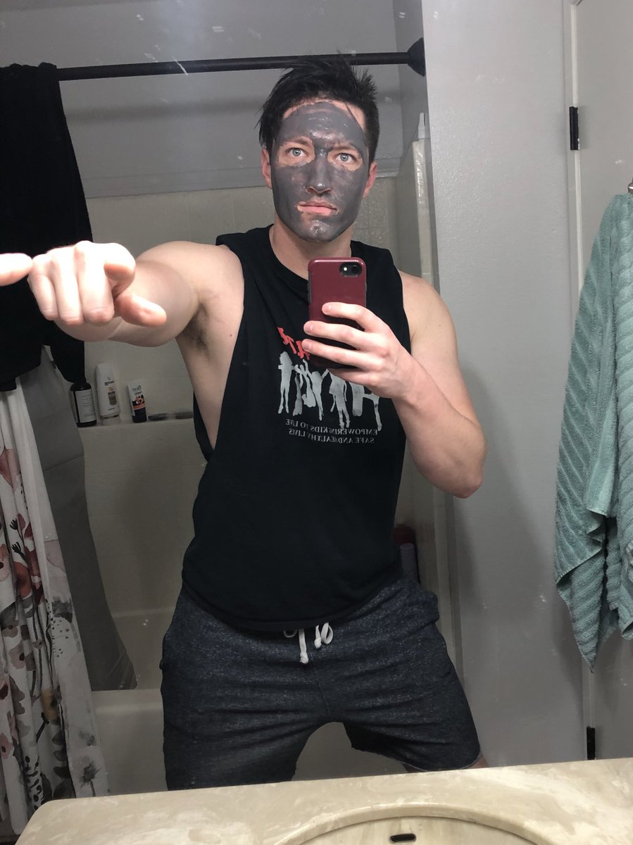 joeygllghr's tweet photo. Bros, dudes, boys, and fellas, 2020 is the year we quit letting women make fun of us for our lack of skincare. It’s time to quit washing our faces with Purell hand sanitizer start doing our nightly 3 step skincare routine and weekly facemask to show them that we can be clean too https://t.co/QRnobuecAR